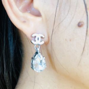 diamond silver earrings, it’s excellent condition